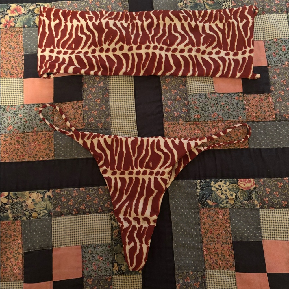 SOLD benoa miter cangu top and chibi bottoms both size medium!